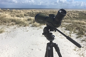 Fernrohr in den Dünen auf Norderoogsand